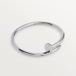 Cartier / JUSTE UN CLOU BRACELET Juste un Clou bracelet, classic, 18K white gold (750/1000), set with 32 brilliant-cut diamonds totaling 0.58 carat. Width: 3.5 mm (for size 17). - Image 3