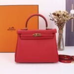 Hermès Kelly 𝐓𝐨𝐠𝐨 Calf Gold hardware Red size: 𝟮𝟱𝐶𝑚/ 𝟮𝟴𝐶𝑚