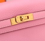 Hermès Kelly 𝐓𝐨𝐠𝐨 Calf Gold hardware Sakura Pink size: 𝟮𝟱𝐶𝑚/ 𝟮𝟴𝐶𝑚 - Image 2