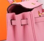 Hermès Kelly 𝐓𝐨𝐠𝐨 Calf Gold hardware Sakura Pink size: 𝟮𝟱𝐶𝑚/ 𝟮𝟴𝐶𝑚 - Image 4