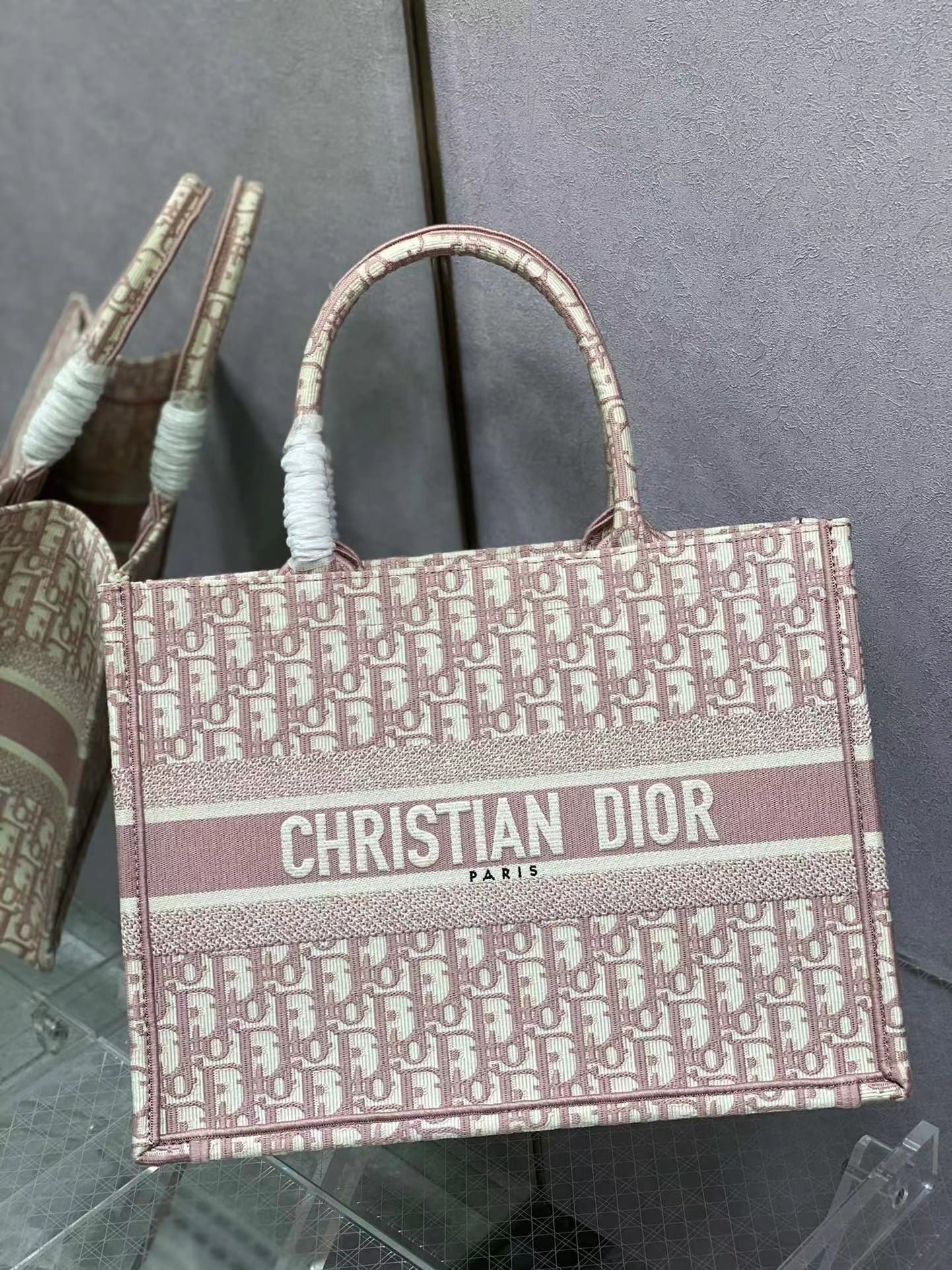 微信图片_20231004095310 Dior Dior New Tote Pink Presbyopia - Image 1