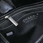 Chanel small fragrant wind Ringer chain small square bag first layer oil wax 3081 size: 20*21cm - Image 8