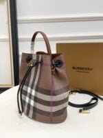 Burberry Bucket bag size: 26*8cm - Image 3