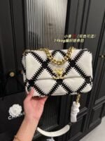 Chanel sheepskin embroidery argyle Crossbody handbag 1160 size:26cm