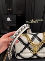 Chanel sheepskin embroidery argyle Crossbody handbag 1160 size:26cm - Image 8