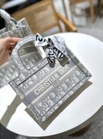 Dior embroidery Book 23 tote shopping bags size: 20cm/26cm/35cm/41cm - Image 5
