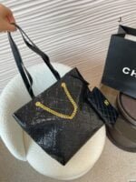 Chanel new tote bag size: 29*31cm - Image 2