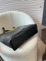 Chanel new tote bag size: 29*31cm - Image 9