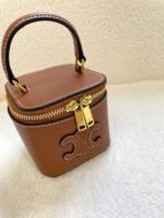 Celine celin-e23s Spring/Summer - Mini smooth leather makeup case - Image 7