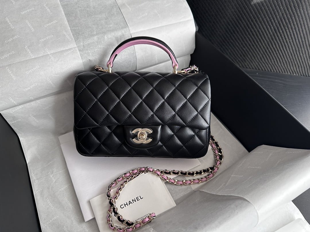 微信图片_20240102090901 Chanel cf mini chain shoulderbag size: 20cmx13cmx9cm - Image 1