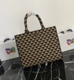 Prada Embroidered tote bag size: 39x31x11cm