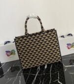 Prada Embroidered tote bag size: 39x31x11cm - Image 2