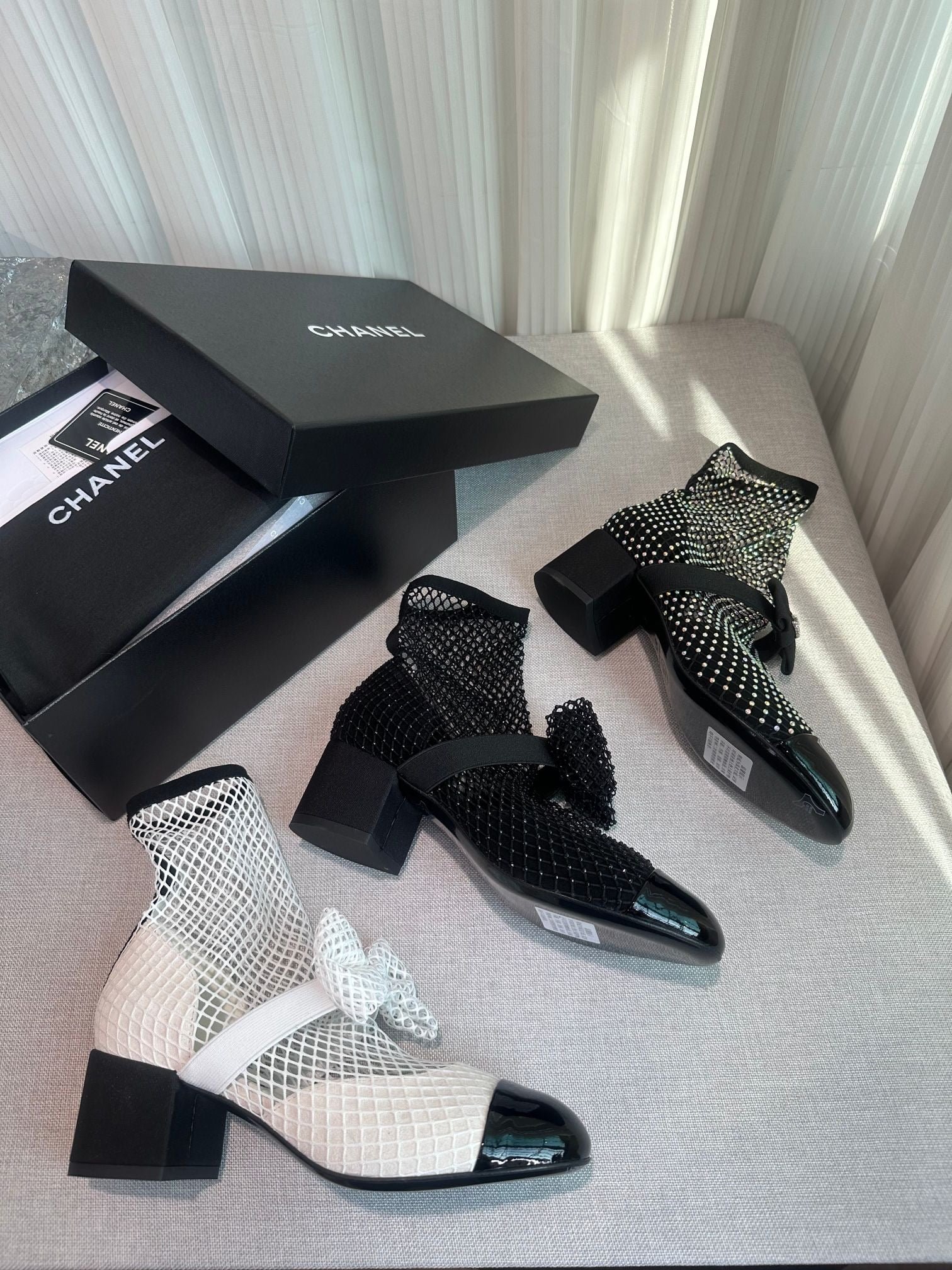 微信图片_20240117152331 Chanel mesh middle heel shoes size :35-40(40 can be customized made)heel 4.5cm note shoes size and color when you fill shipping address - Image 1