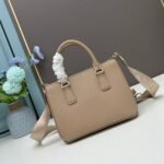 Prada three-in-one shoulderbag size: 23x16.5 x10cm - Image 3