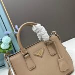 Prada three-in-one shoulderbag size: 23x16.5 x10cm - Image 4