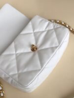 2521003 CHANEL Shoulder bag with chain size: 26cm - Image 6