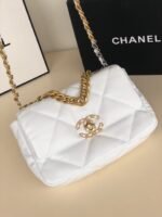 2521003 CHANEL Shoulder bag with chain size: 26cm - Image 8