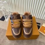 L21307 LV Trainer shoes