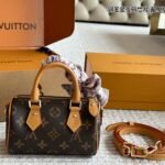 Lxiaba 200 LV leather high-quality handbag with the original scarf and box 16*10cm
