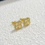 Van Cleef&Arpels Clover Jewelry Earrings with box