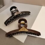 hdk02JZ CELINE Hair clip headwear