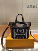 LbaO503 LV genuine leather cowhide bag Variable frequency digital chip version 20cm - Image 2