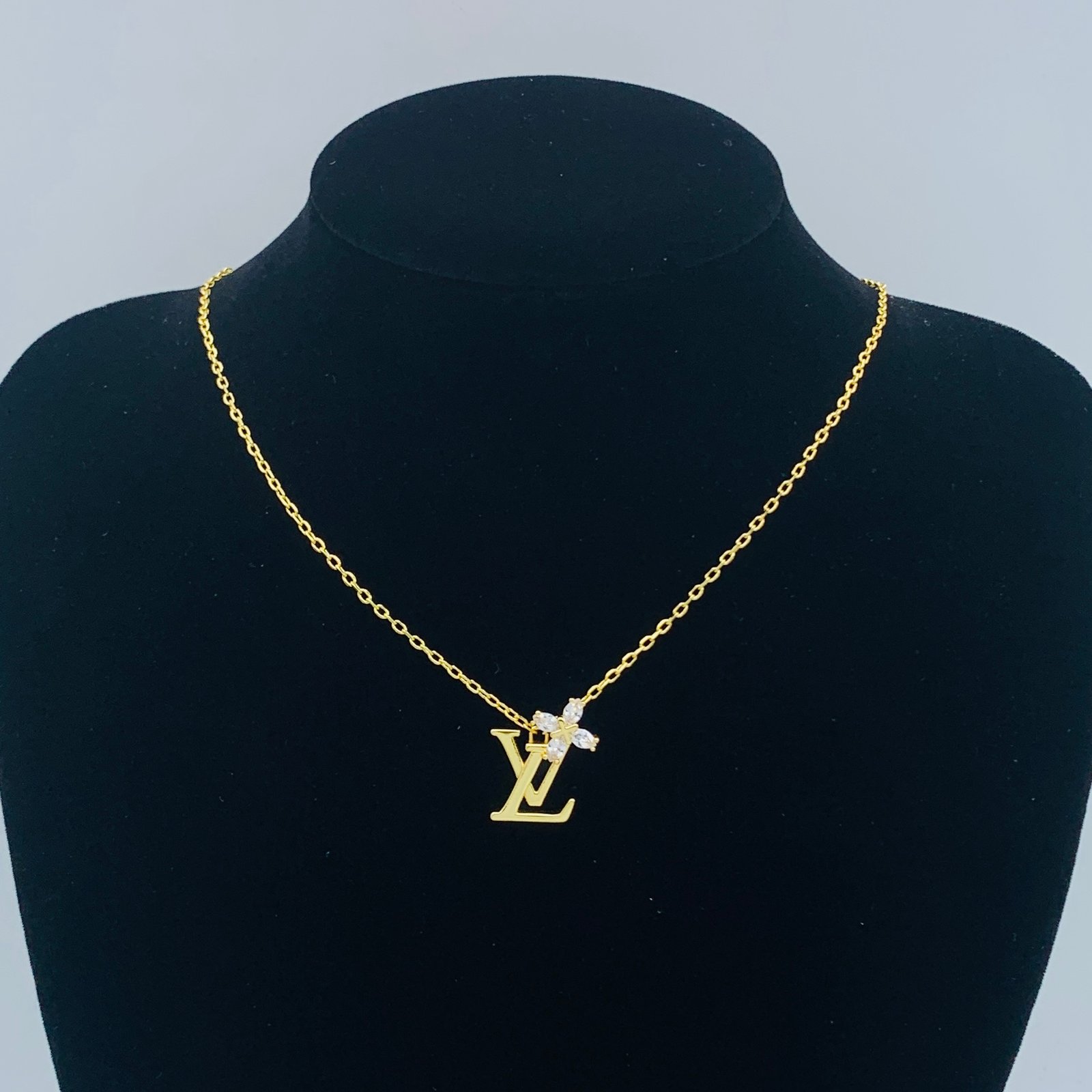 wsxc1746874338929_0 Yuan51023 LV Necklace - Image 1