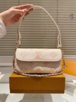GLP17Bao LV genuine leather bag With box 22*13cm - Image 2