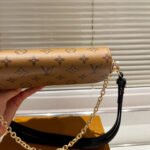 GLlianBao LV cowhide Chain Bag - Image 3